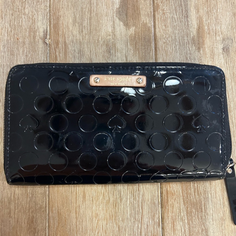 Kate Spade Black and Cream Wallet